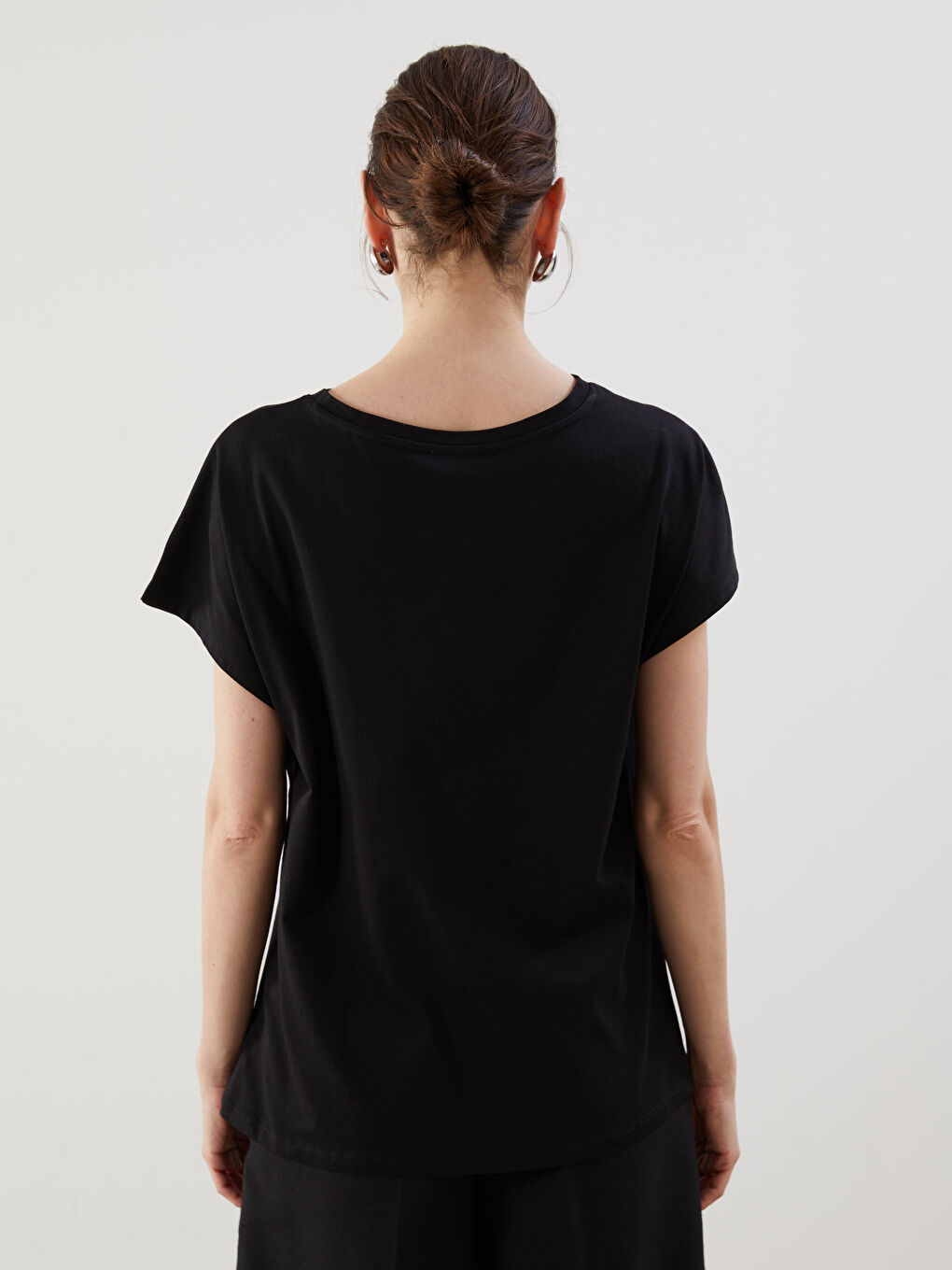 تیشێرت ڕه‌ش ئافرەت -S5N363Z8-CVL
