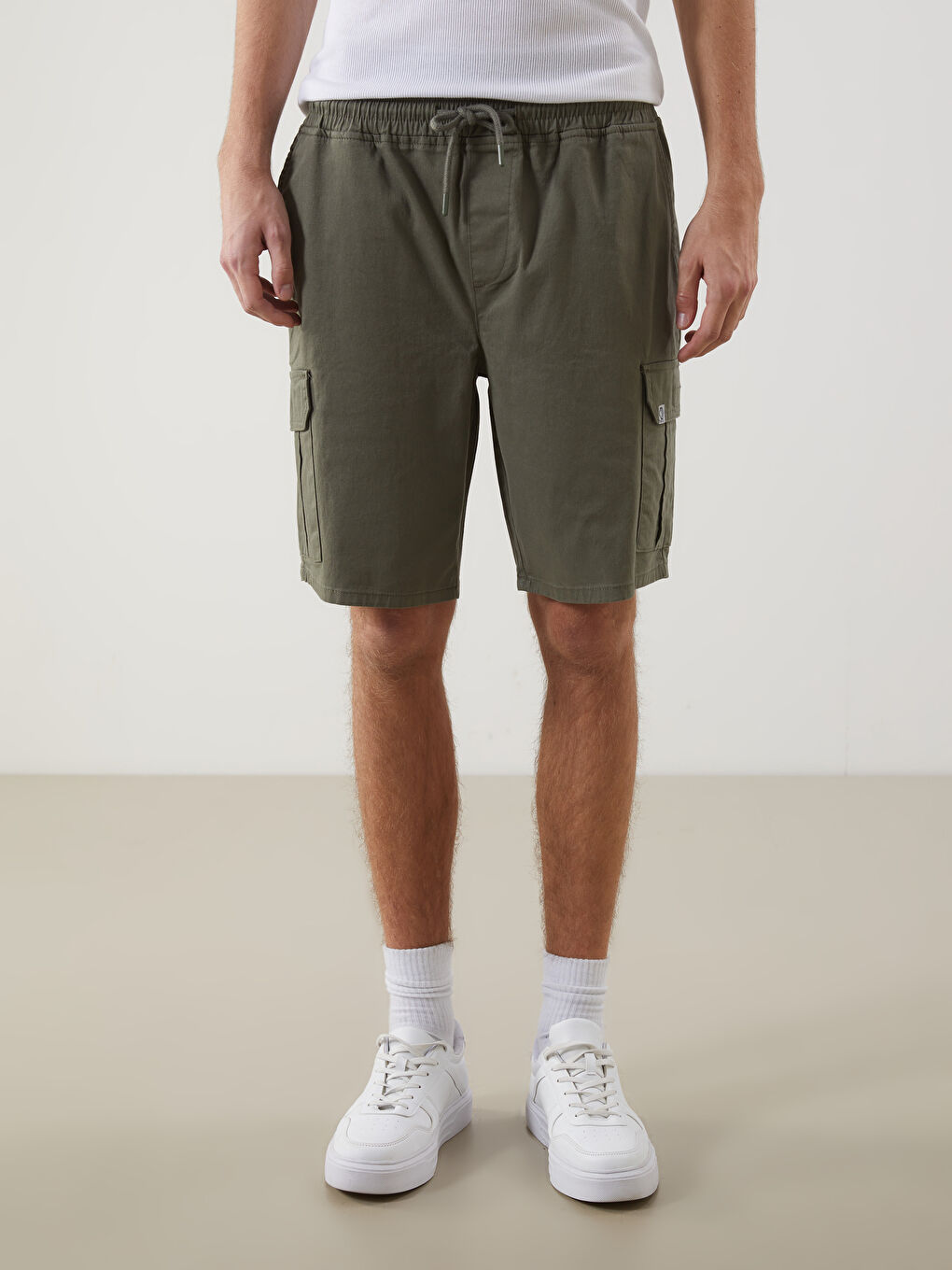 Standard Fit Men's Cargo Shorts -S5N395Z8-SAY