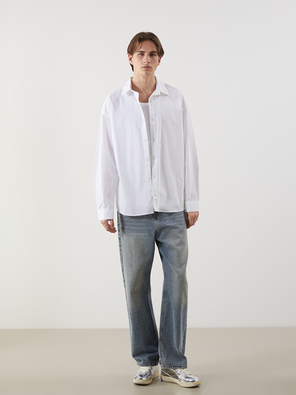 Beyaz Rahat Kalıp Uzun Kollu Erkek Gömlek-2