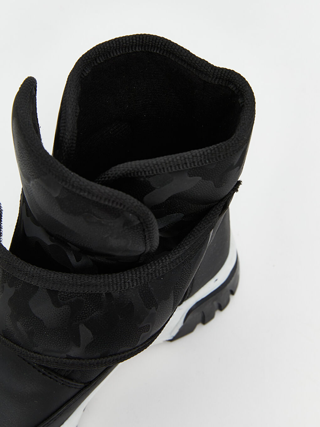 Siyah Deri Görünümlü Erkek Çocuk Cırt Cırtlı  Kar Botu-3