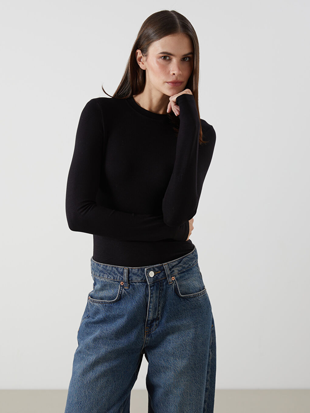 Siyah Bisiklet Yaka Kadın Body