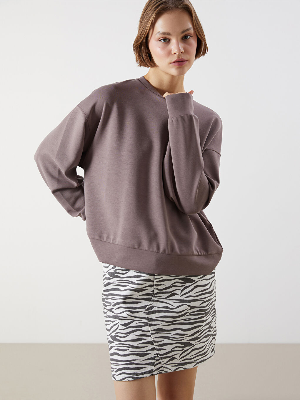 Bej Bisiklet Yaka Oversize Kadın Sweatshirt