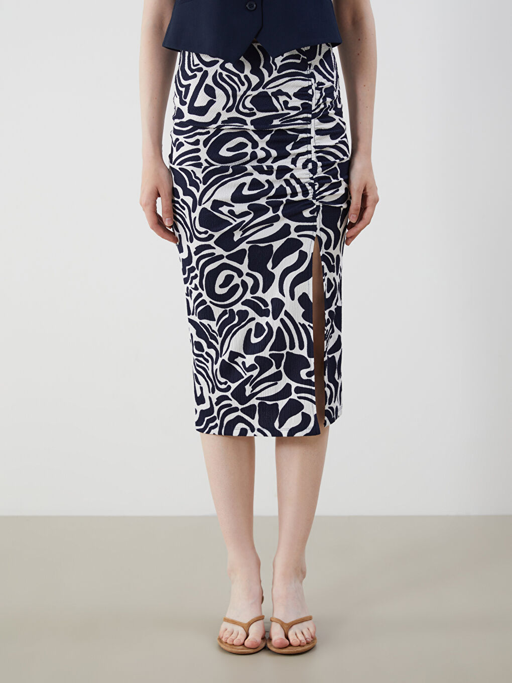 Lacivert Beli Lastikli Desenli Büzgülü Etek-1