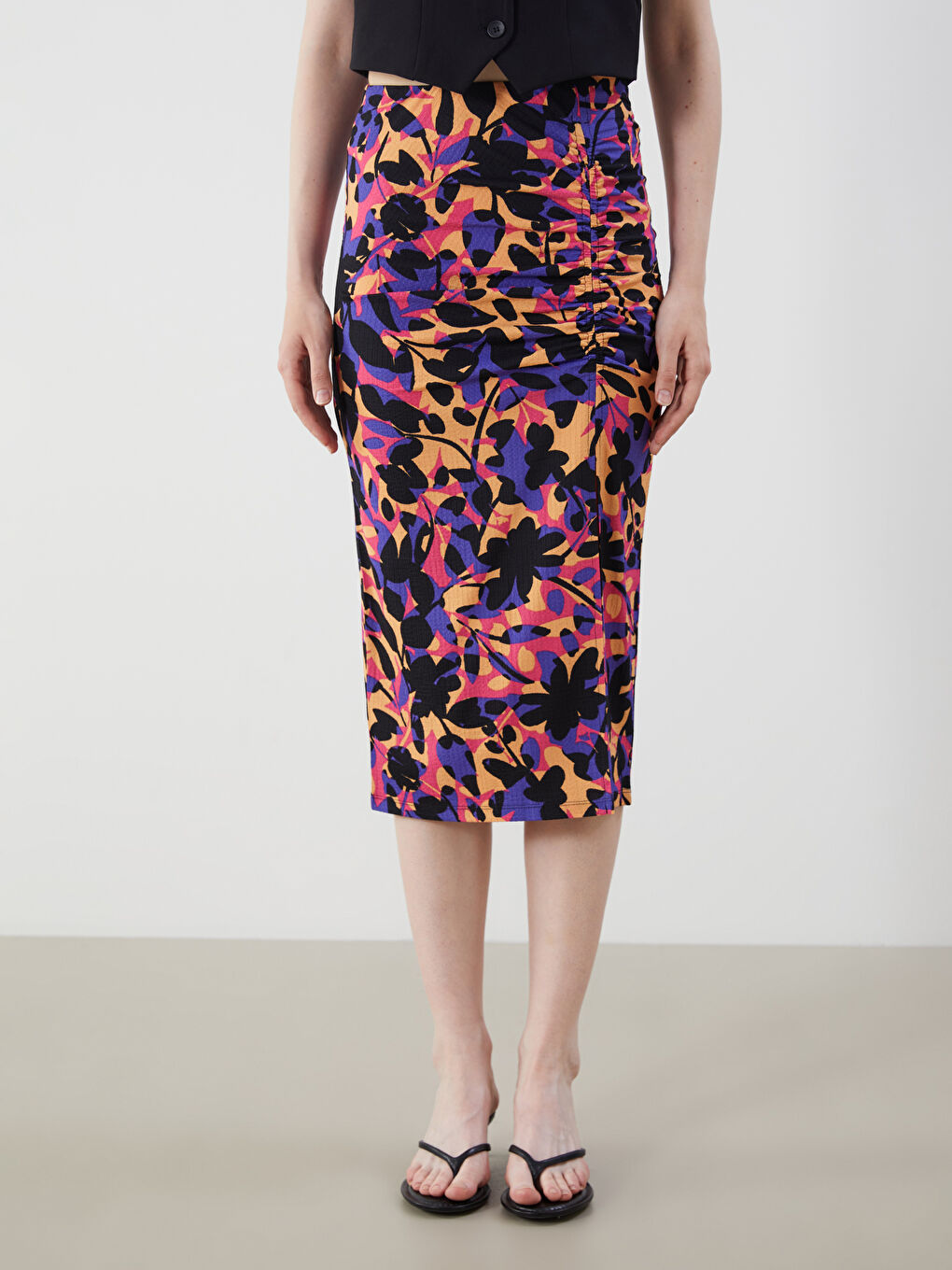 Turuncu Beli Lastikli Çiçekli Büzgülü Etek-1