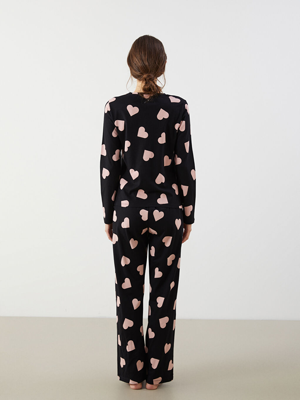 Siyah Bisiklet Yaka Desenli Kadın Pijama Takımı-3