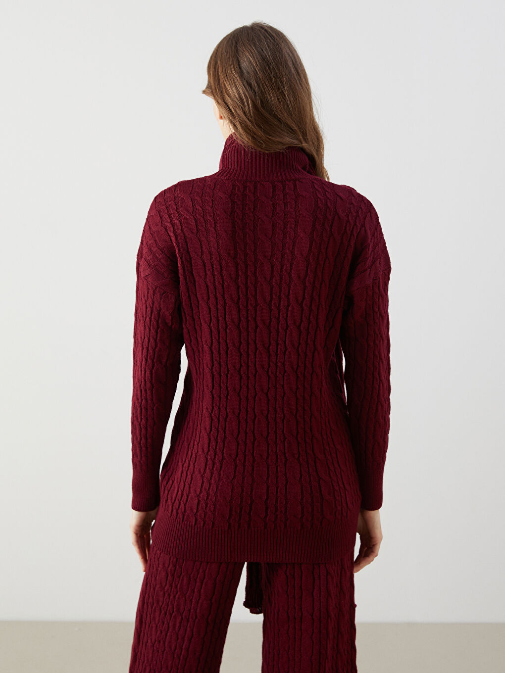 Kahverengi Atkı Detaylı Kendinden Desenli Kadın Triko Tunik-3