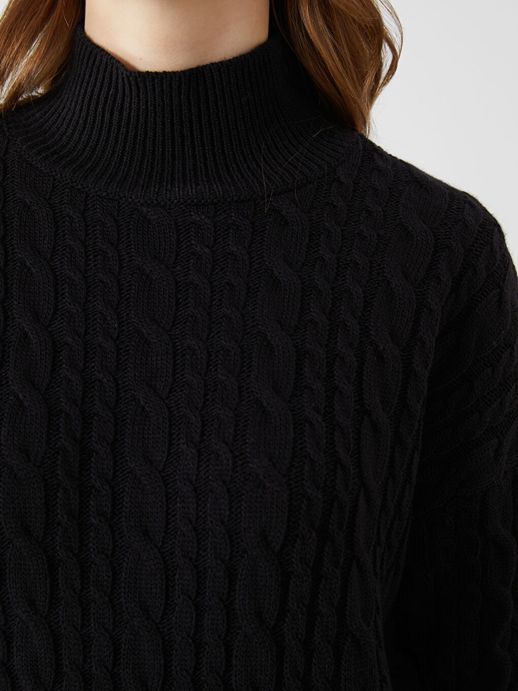 Siyah Yarım Balıkçı Yaka Kendinden Desenli Kadın Triko Tunik-2