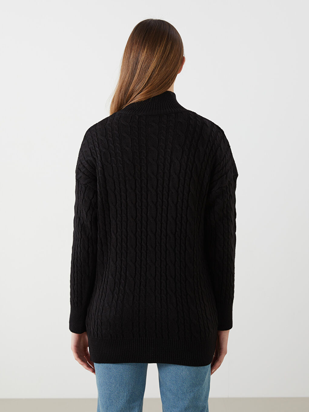 Siyah Yarım Balıkçı Yaka Kendinden Desenli Kadın Triko Tunik-4