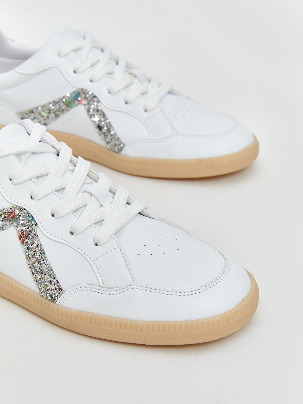 Beyaz Deri Görünümlü Kadın Spor Ayakkabı-2