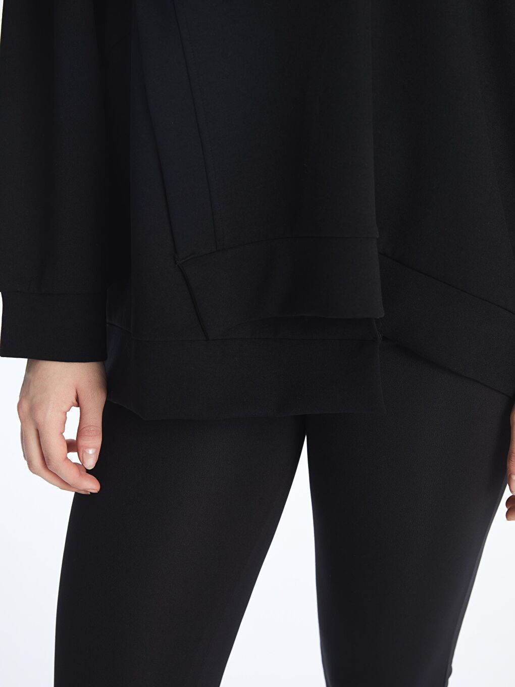 Siyah Bisiklet Yaka Kadın Sweatshirt-2