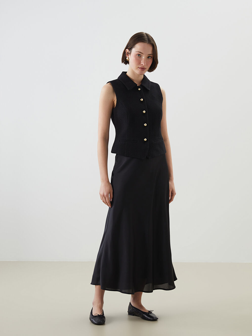 Siyah Gömlek Yaka Dokulu Kadın Yelek-1