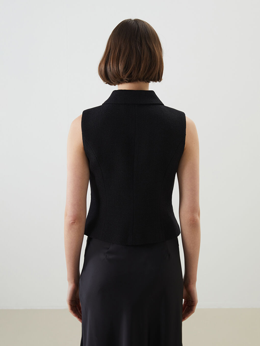 Siyah Gömlek Yaka Dokulu Kadın Yelek-3