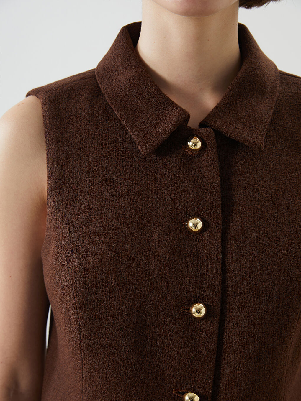 Kahverengi Gömlek Yaka Dokulu Kadın Yelek-2