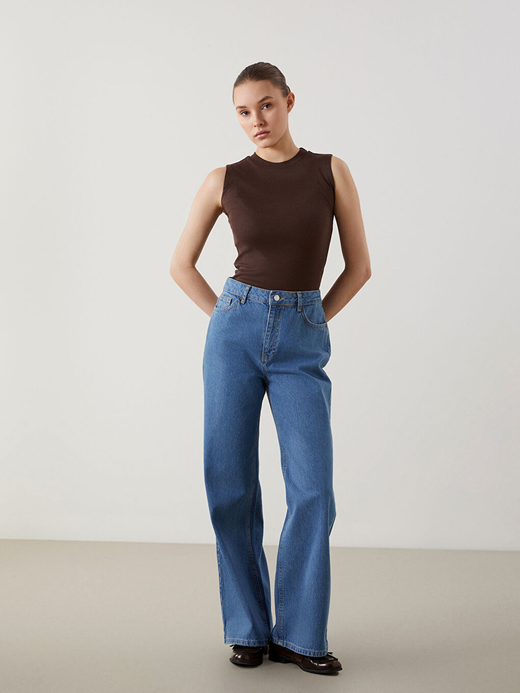 Kahverengi Bisiklet Yaka Kadın Atlet-1