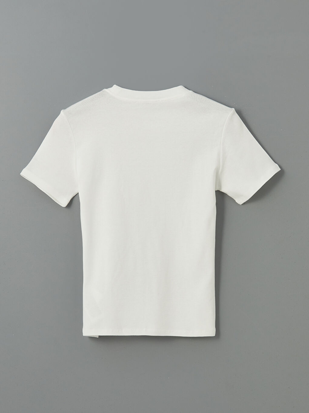 Beyaz Bisiklet Yaka Kadın Tişört-5