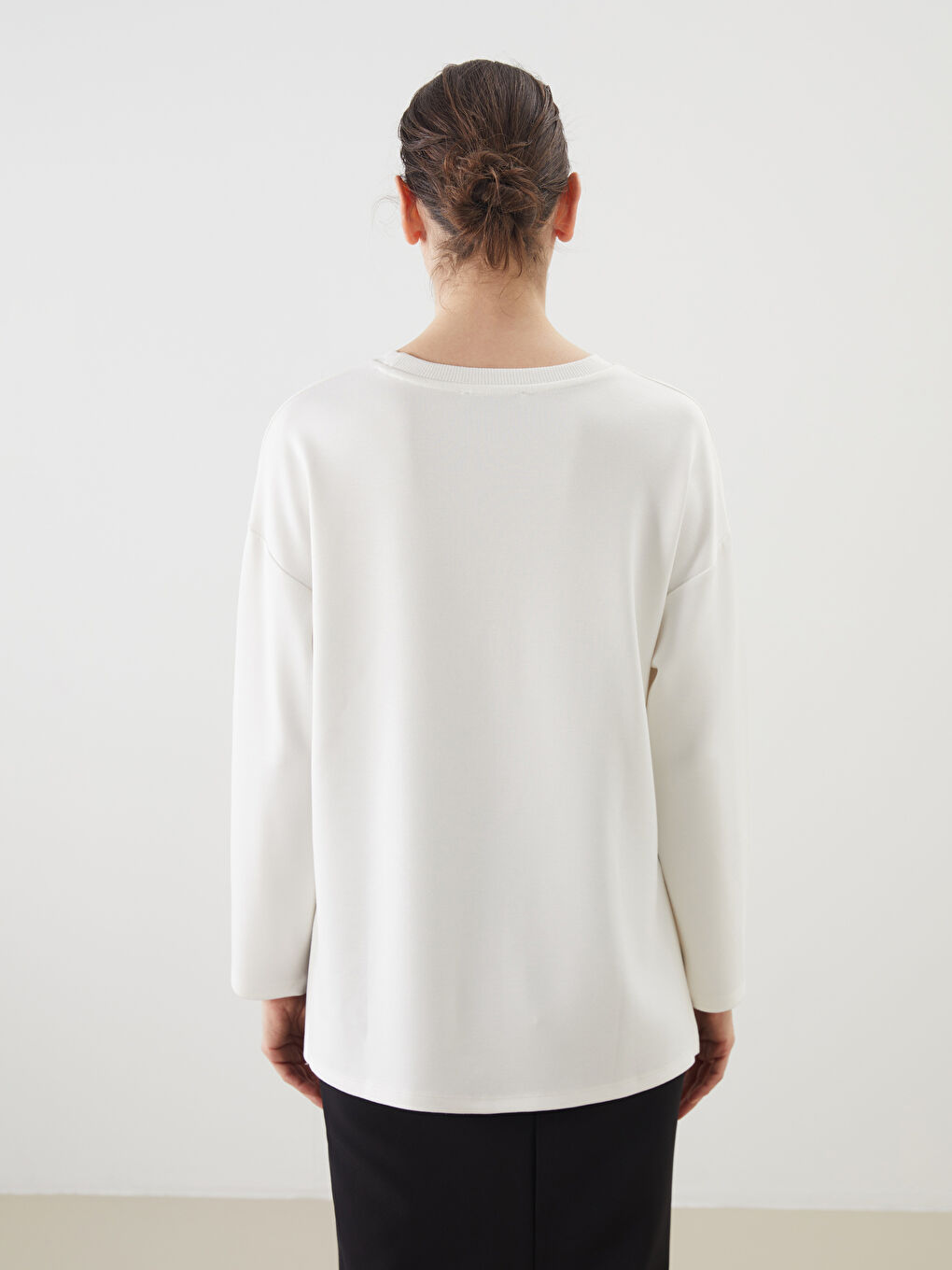 LCWAIKIKI Classic Ekru Bisiklet Yaka Baskılı Oversize Kadın Sweatshirt Tunik - 3