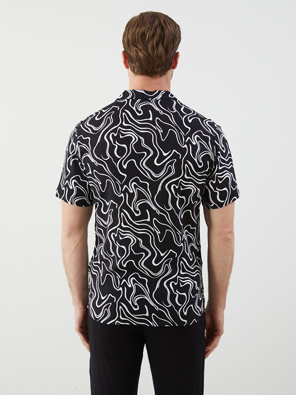 Siyah Regular Fit Kısa Kollu Desenli Viskon Erkek Gömlek-3