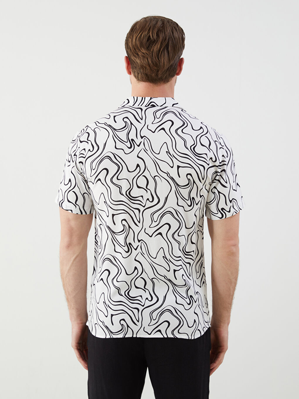 Beyaz Regular Fit Kısa Kollu Desenli Viskon Erkek Gömlek-3