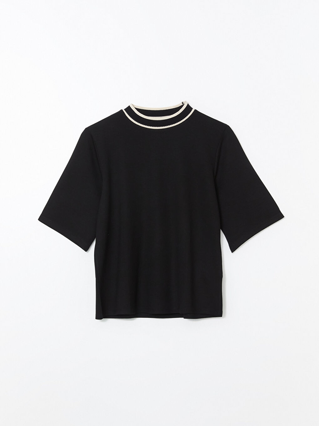 Siyah Bisiklet Yaka Kadın Tişört-4