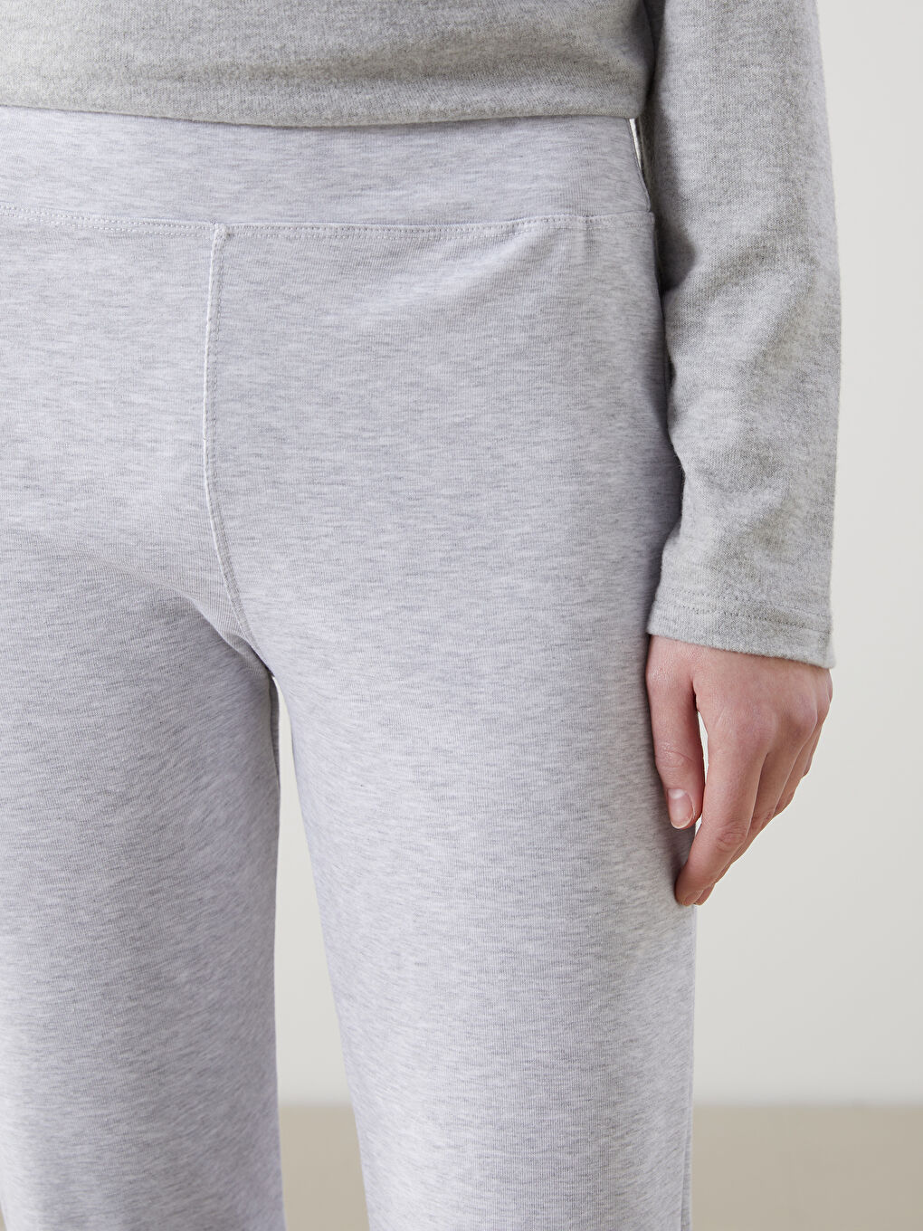 Gri Beli Lastikli Kadın Spor Eşofman Altı-2