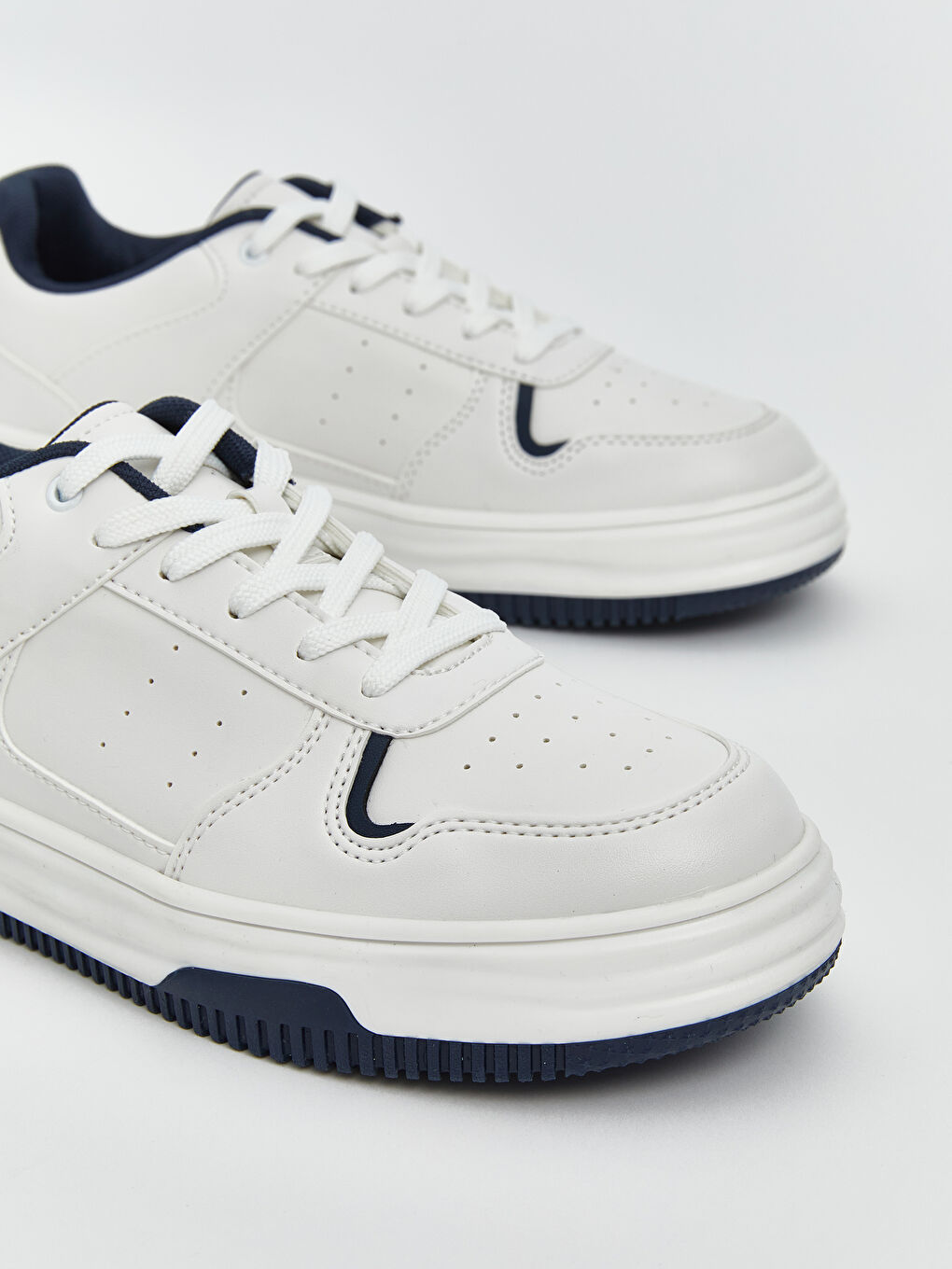 Beyaz Bağcıklı Kadın Spor Ayakkabı-2