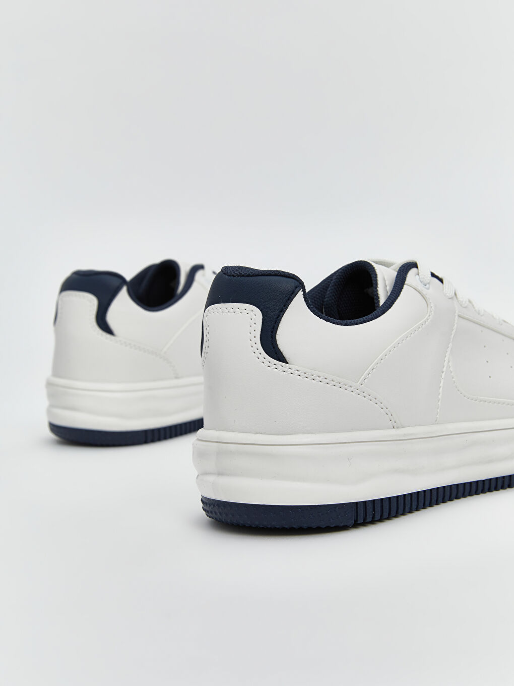 Beyaz Bağcıklı Kadın Spor Ayakkabı-4