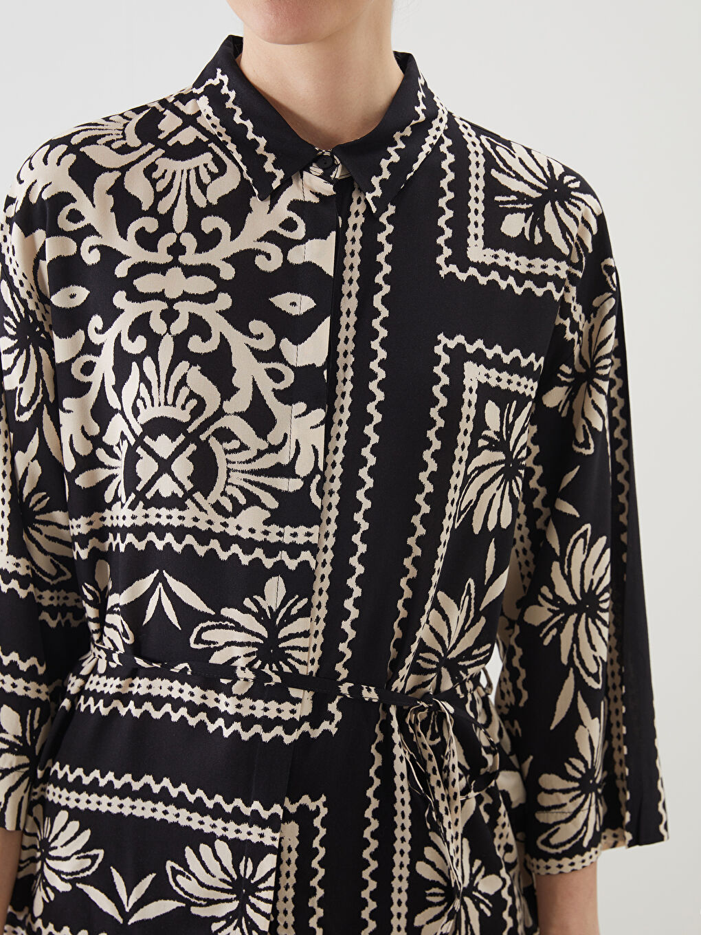 Siyah Desenli Kadın Gömlek-2