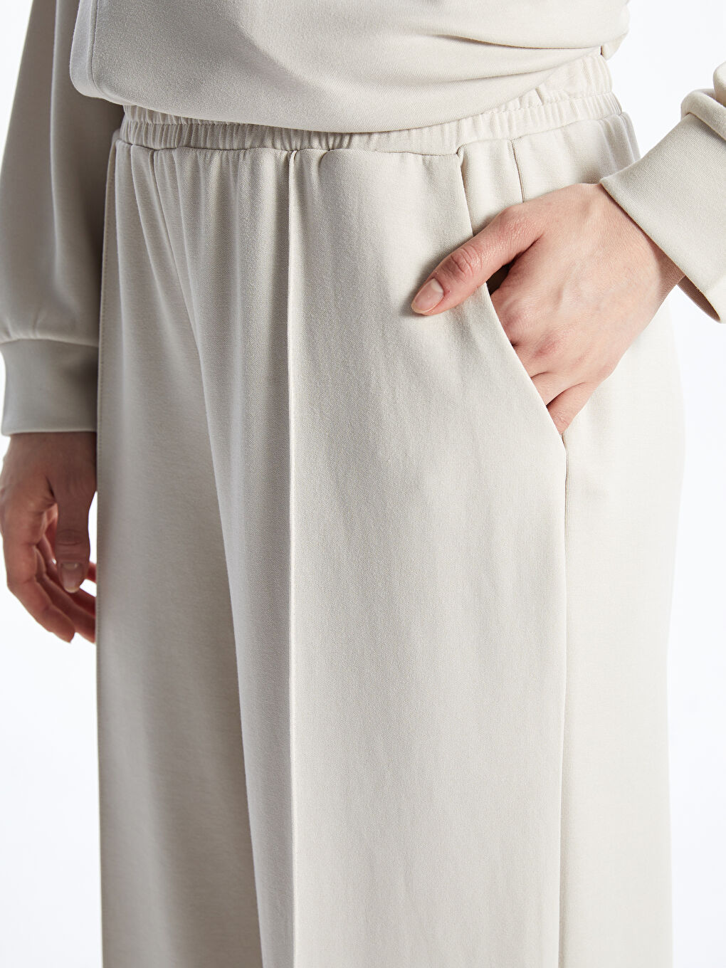 Bej Beli Lastikli Geniş Paça Kadın Eşofman Altı-2