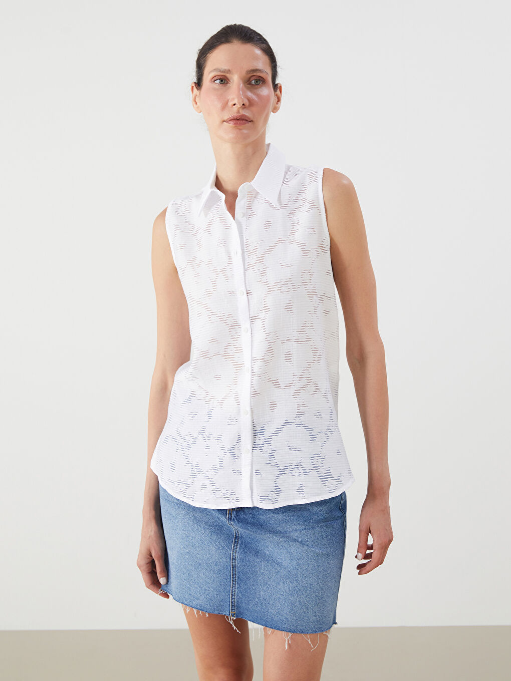 Beyaz Desenli Kadın Gömlek