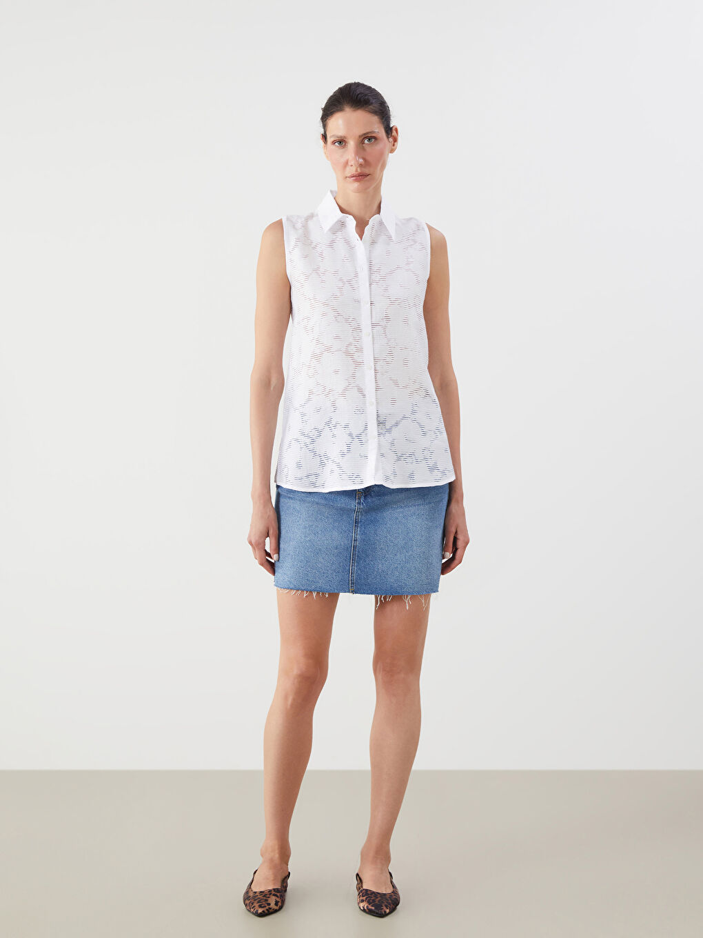 Beyaz Desenli Kadın Gömlek-1