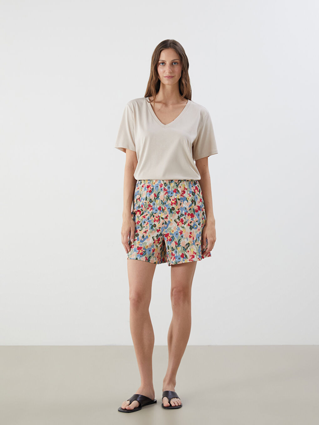 Pembe Beli Lastikli Çiçekli Kadın Şort