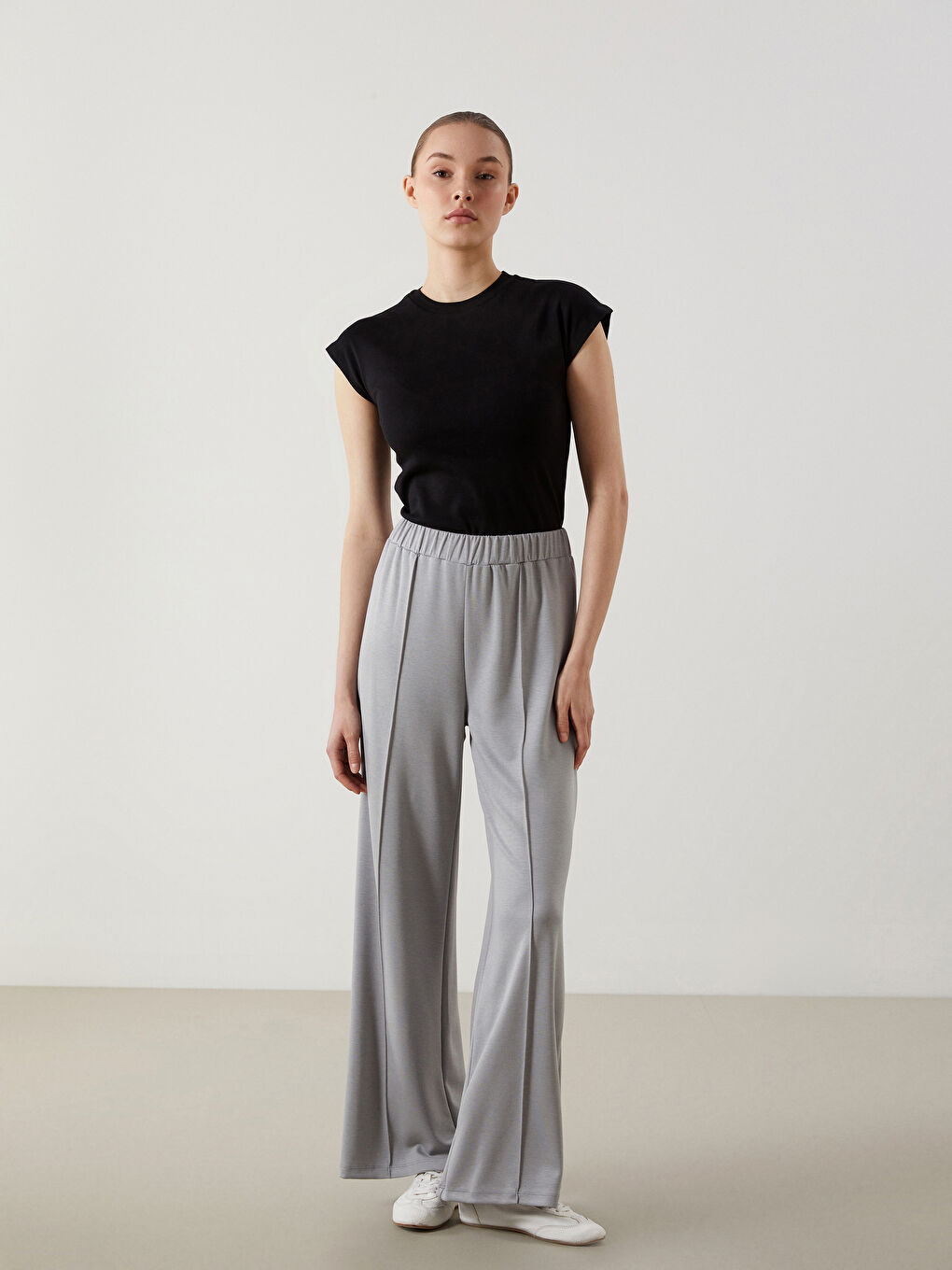 Women's Wide Leg Elastic Waist Tracksuit Bottom -S5NF40Z8-ZD1