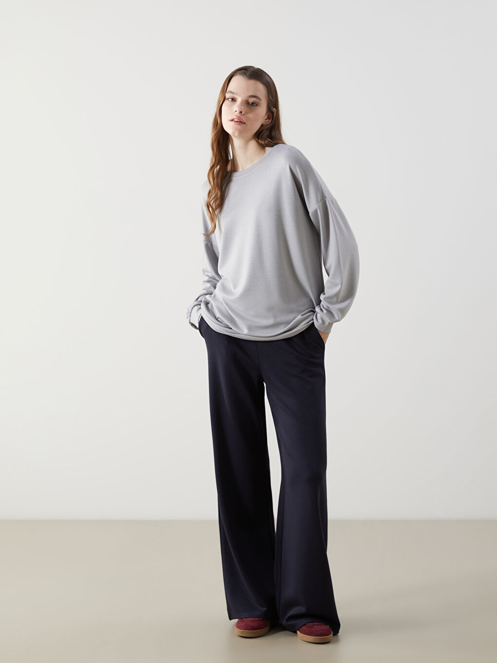 Gri Bisiklet Yaka Kadın Sweatshirt-1