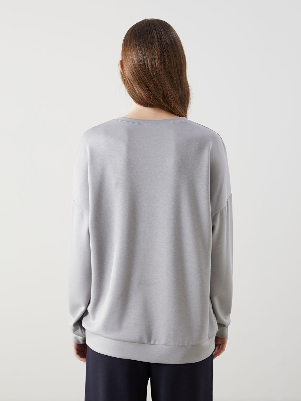 Gri Bisiklet Yaka Kadın Sweatshirt-3