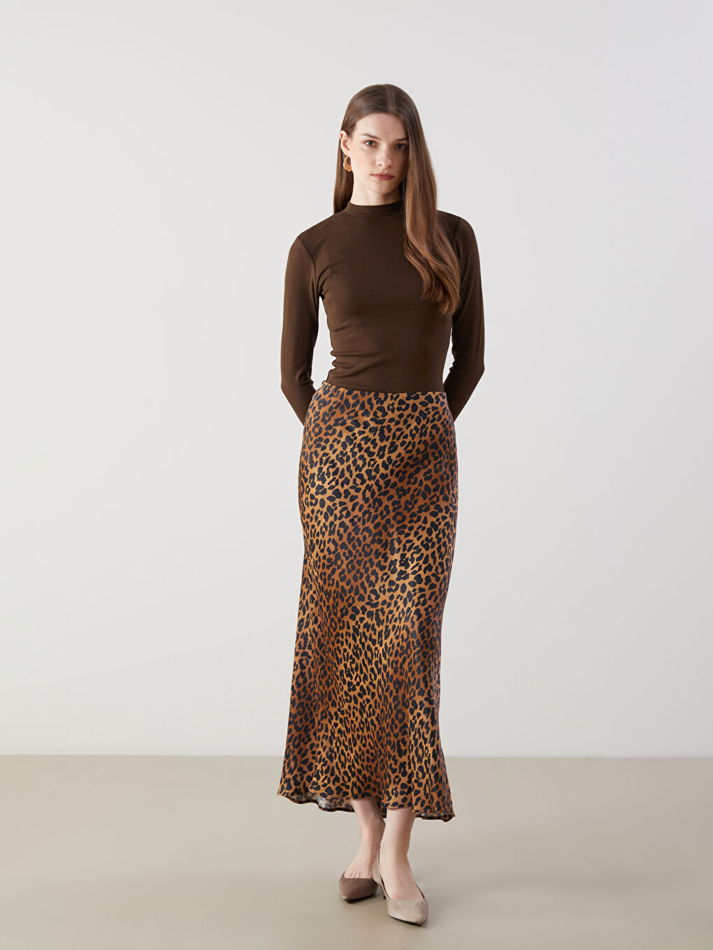 LCW Modest Kahverengi Dik Yaka Kadın Body - 1
