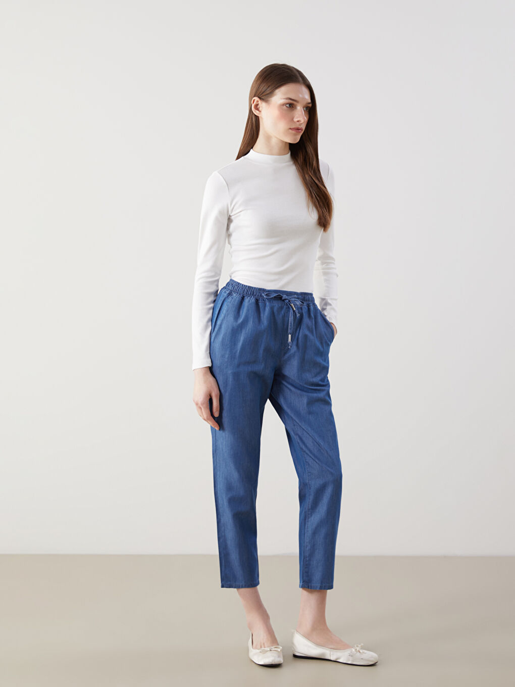 Beyaz Dik Yaka Kadın Body-1