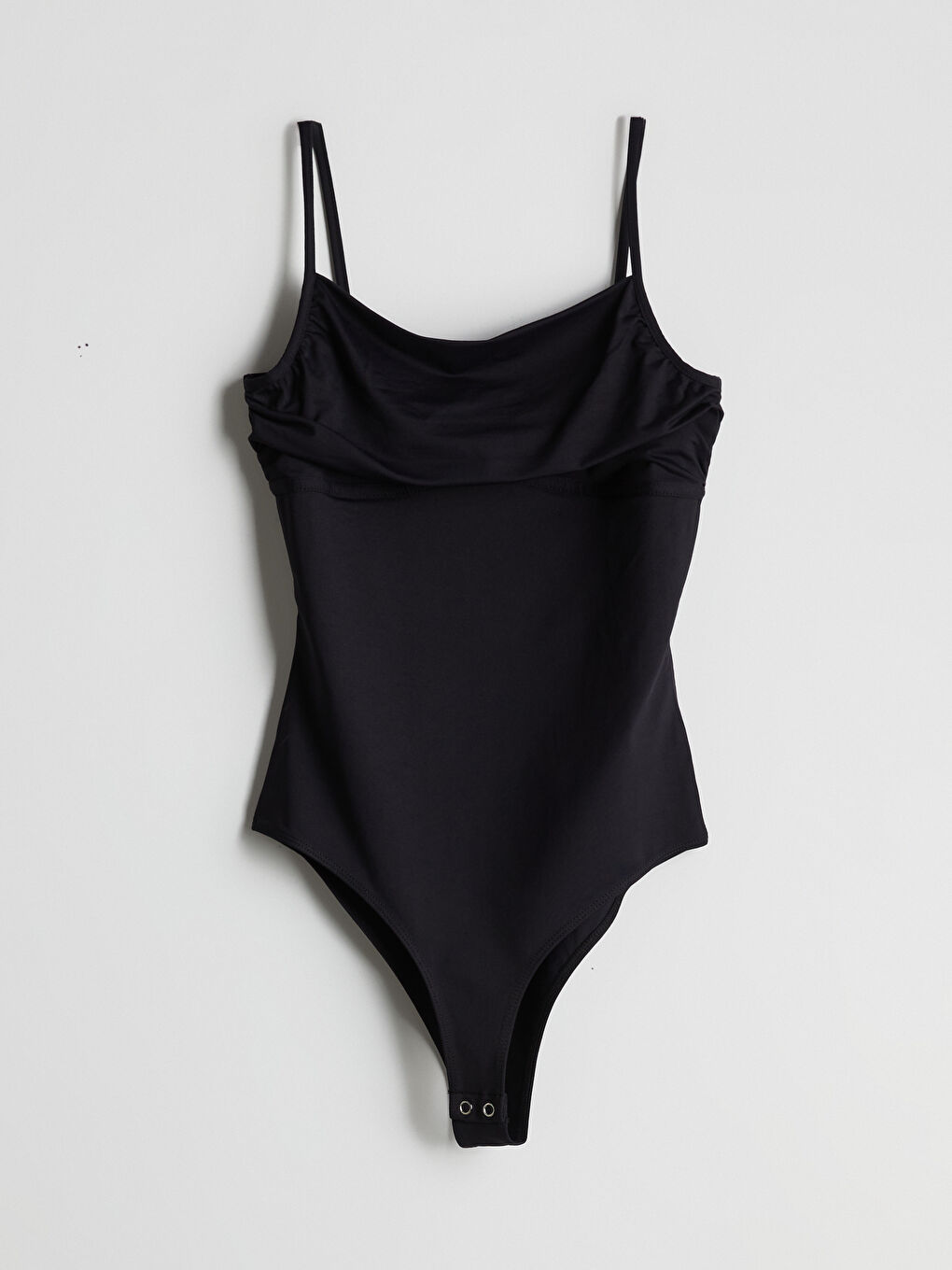 XSIDE Siyah Kare Yaka Kadın Bodysuit