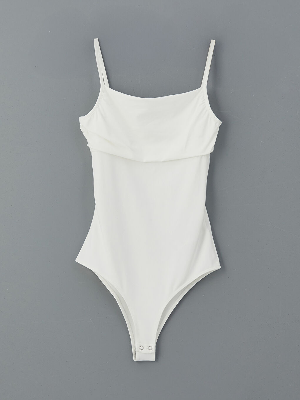 XSIDE Beyaz Kare Yaka Kadın Bodysuit