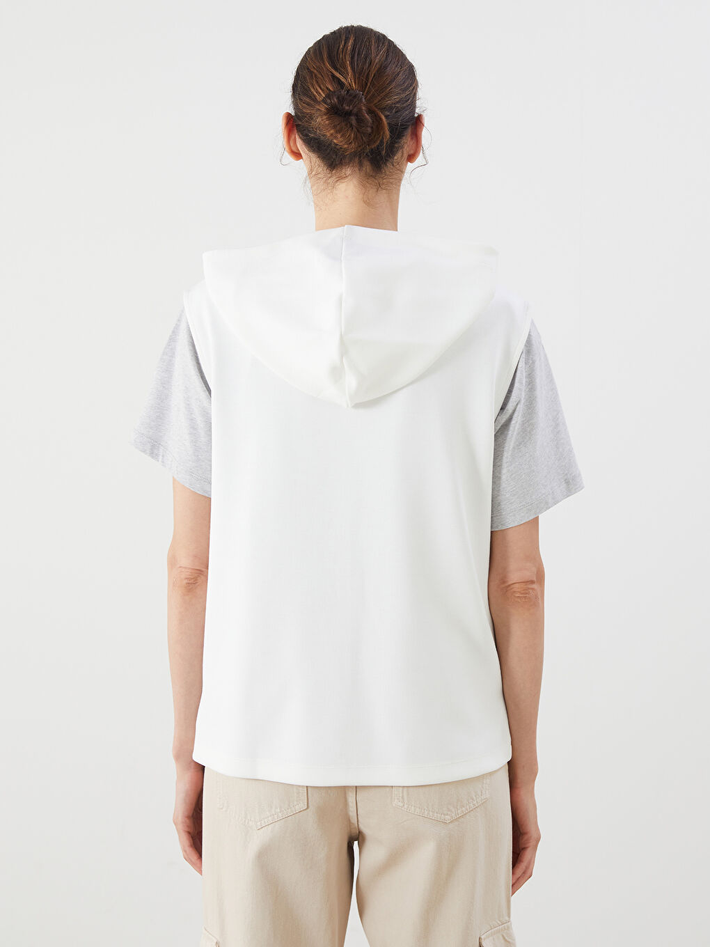 Ekru Kapüşonlu Kadın Fermuarlı Sweatshirt-3