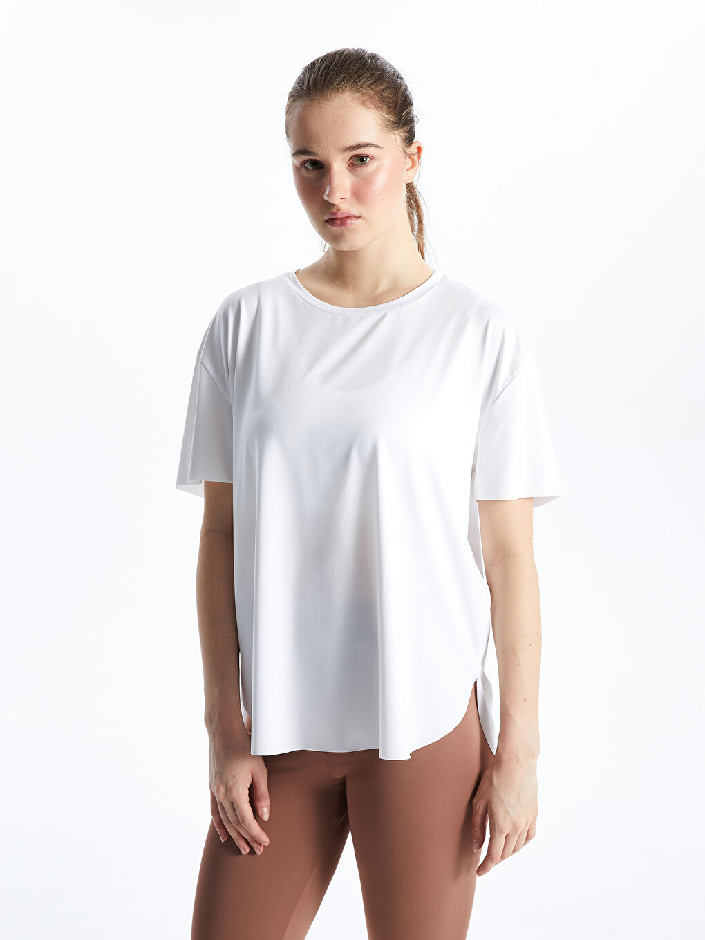 Beyaz Bisiklet Yaka Kadın Spor Tişört