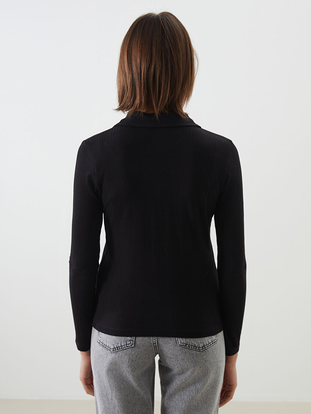 Siyah Polo Yaka Dokulu Kadın Tişört-7