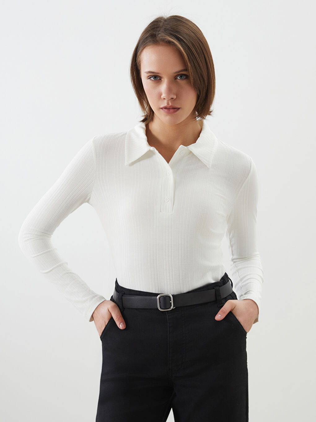 Ekru Polo Yaka Dokulu Kadın Tişört-1