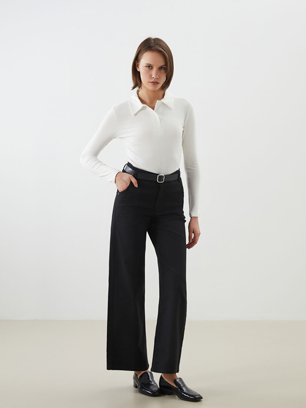 Ekru Polo Yaka Dokulu Kadın Tişört-3