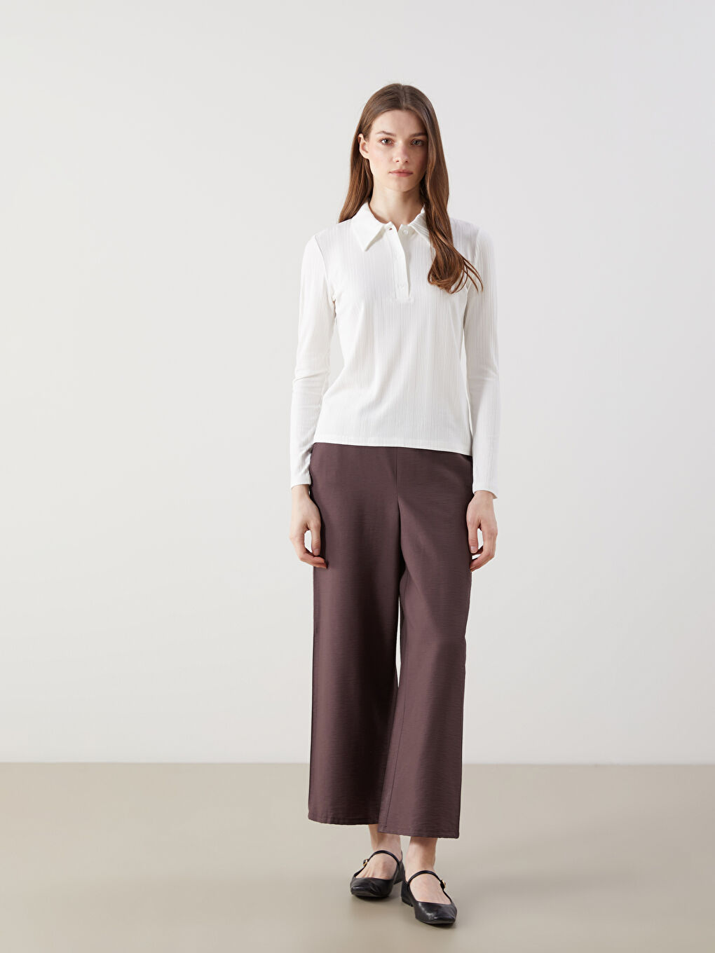 Ekru Polo Yaka Dokulu Kadın Tişört-2