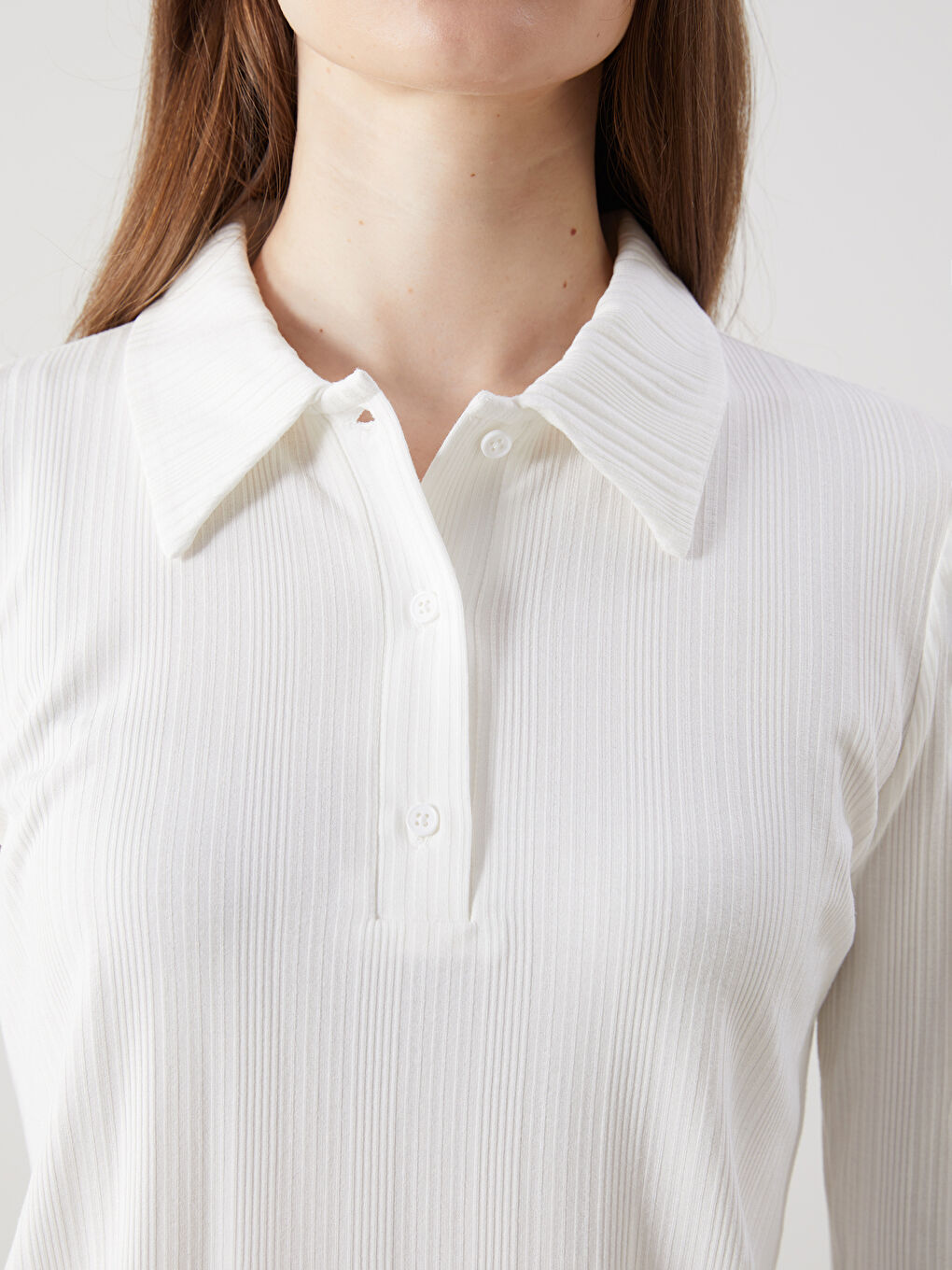 Ekru Polo Yaka Dokulu Kadın Tişört-4