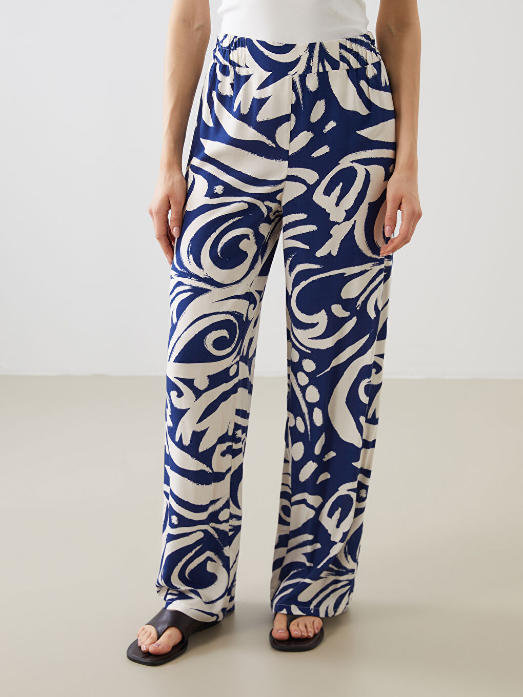 LC Waikiki Elasticated Waist Floral Women's Trousers -S5NH89Z8-LSJ