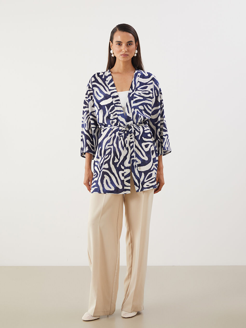 LCWAIKIKI Classic Shawl Collar Patterned Oversize Women's Kimono -S5NH93Z8-LQQ