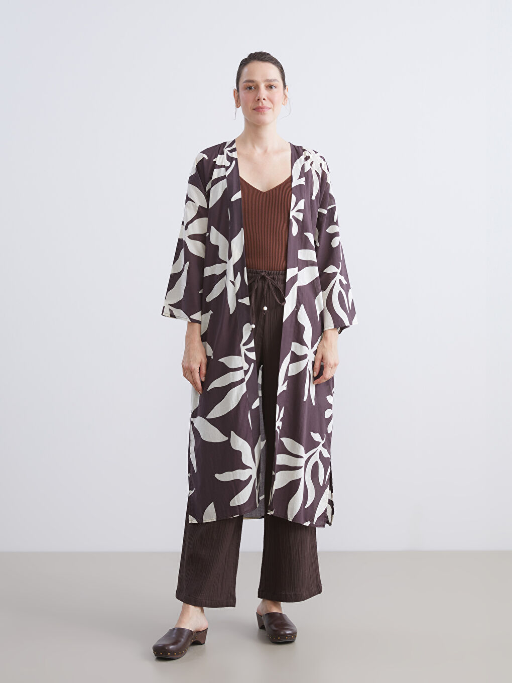 Kahverengi Şal Yaka Desenli Oversize Kadın Kimono-1