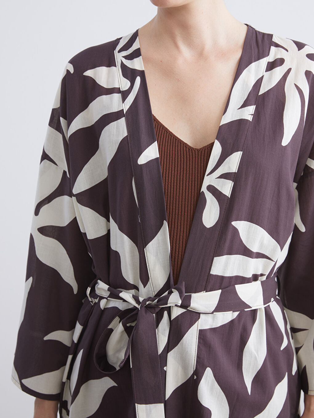 Kahverengi Şal Yaka Desenli Oversize Kadın Kimono-2