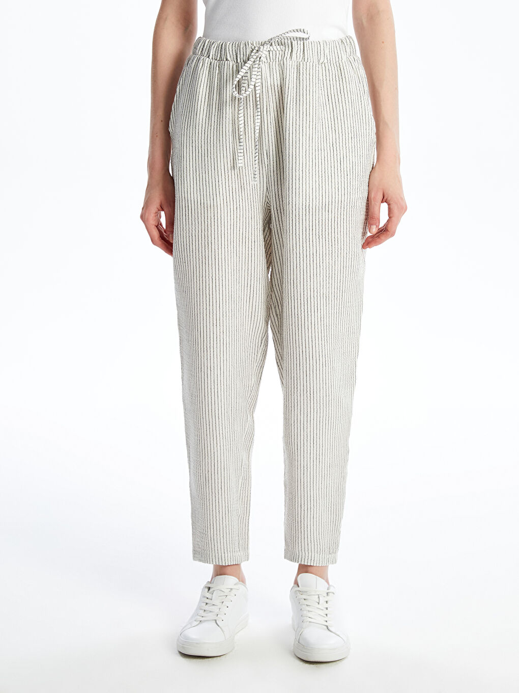 LCWAIKIKI Classic Elasticated Waist Striped Muslin Women's Trousers -S5NI07Z8-LEG